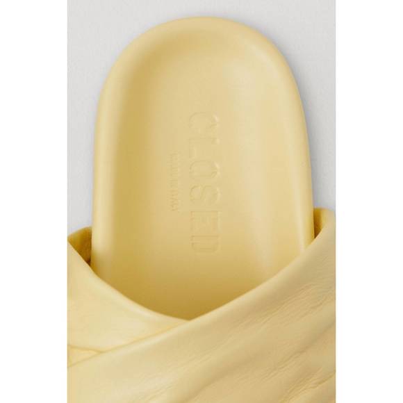 NEW CLOSED women's cross italian leather sandals in yellow orchid - Picture 5 of 7